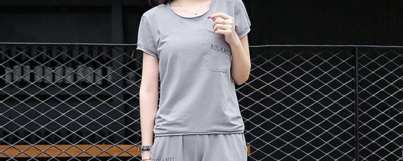 什么材质的衣服不容易起皱 什么材质的衣服不容易起皱