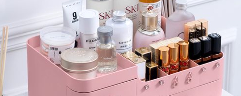 夏天化妆出汗脱妆怎么办 夏天化妆出汗脱妆怎么办