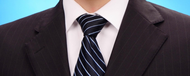 去拍身份证照片要穿什么颜色的衣服 去拍身份证照片要穿什么颜色的衣服