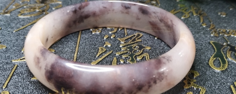 佘太玉戴久了是什么样子 佘太玉戴久了是什么样子