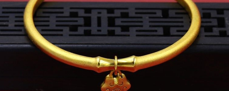 999足金怎么火烧就黑了 999足金怎么火烧就黑了