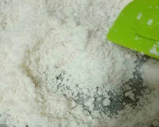椰子的做法及挑选:椰子肉多的手感较重,汁液多的手感较轻 椰子的做法及挑选:椰子肉多的手感较重,汁液多的手感较轻